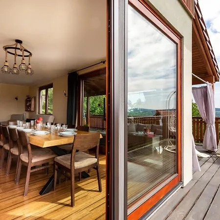 Dom Z Widokiem 405 *